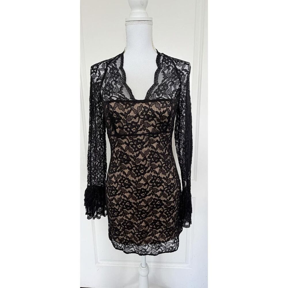 Laundry By Shelli Segal Black Lace Bell Sleeve Mini Dress Size 6 NWT - Picture 2 of 9